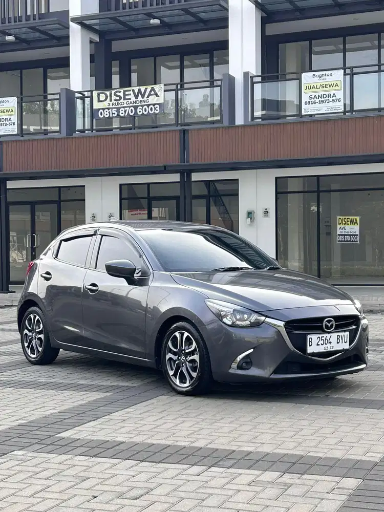 Mazda 2 R 1.5 AT 2018 Low Kilometer