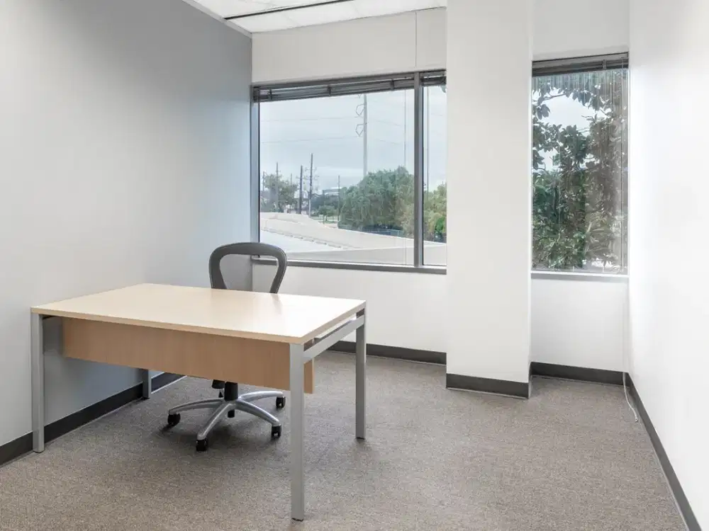 Regus - Renon Landmark (Kantor Pribadi 1 orang)