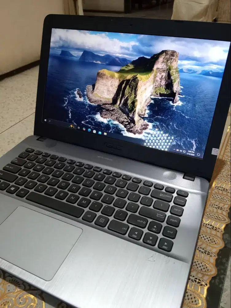 laptop Asus Intel I3 Gen 6