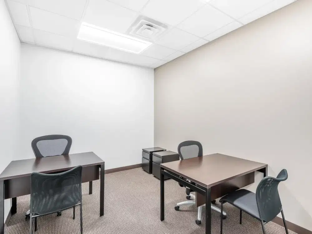 Regus - Jakarta The Vida (Kantor Pribadi 3 orang)