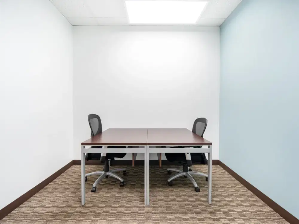 Regus - Jakarta Equity Tower (Kantor Pribadi 3 orang)