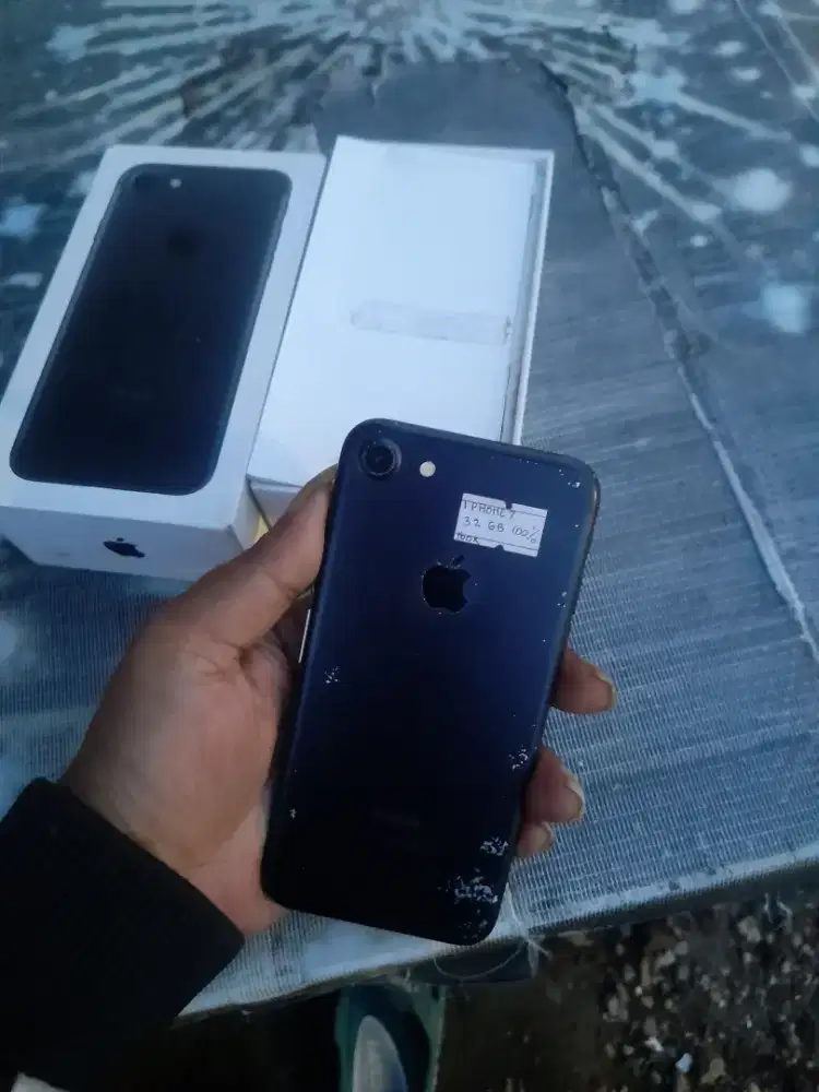 Iphone7 32gb resmi ibox (bisa tt