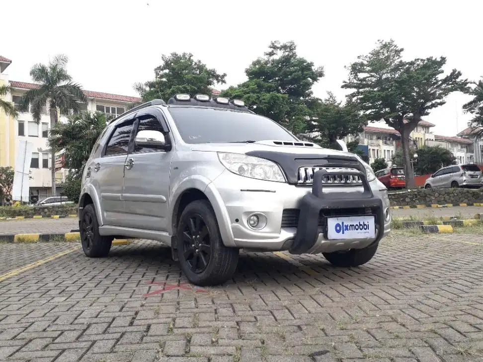 TDP 5,JT Toyota Rush 1.5 S Bensin-AT Hitam 2010