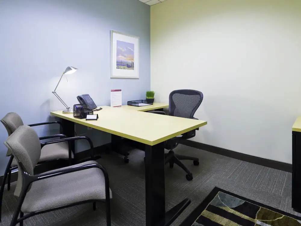 Regus - Singosari Residence Semarang (Kantor Pribadi 1 orang)