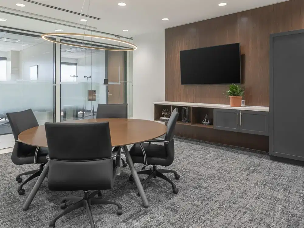 Regus - GKM Green Tower (Kantor Pribadi 4 orang)