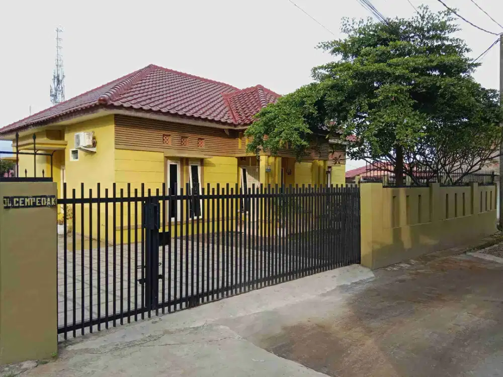 Di jual  Rumah Nyaman dan Asri Lokasi Strategis di Demang Lebar Daun