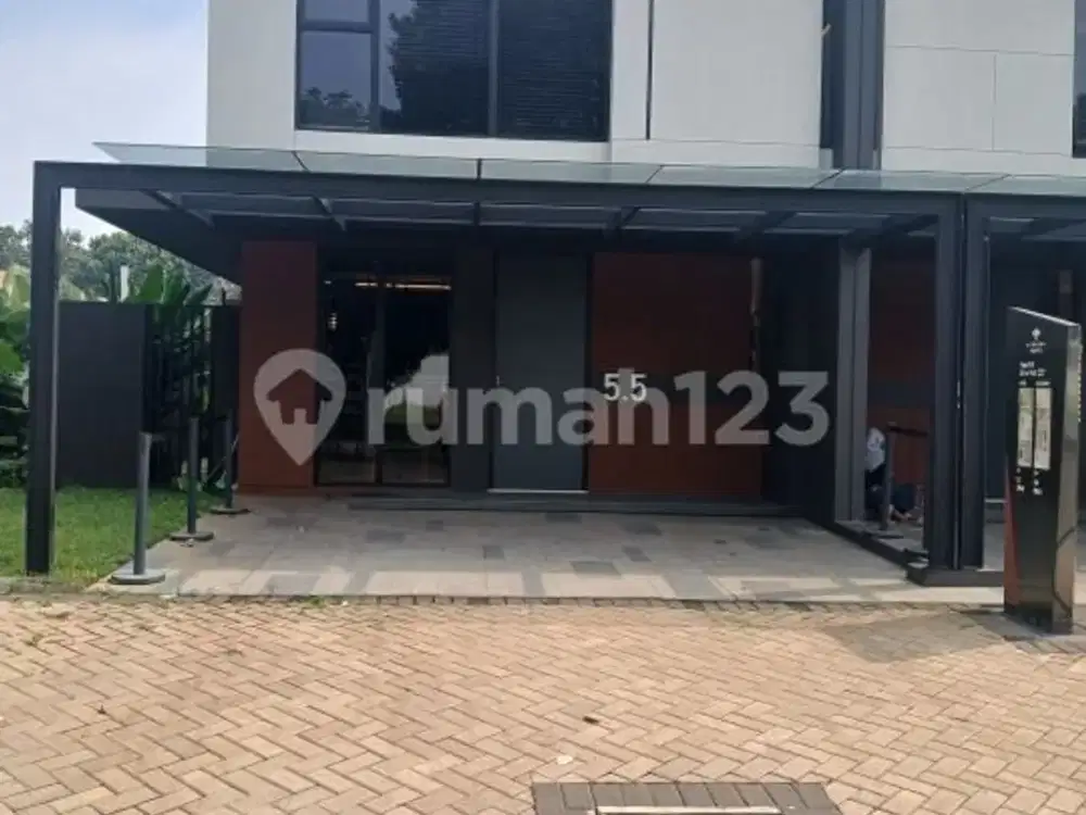 Rumah Cantik dan Bagus 2.5 Lantai Desain Modern Strategis Di Lippo Karawaci