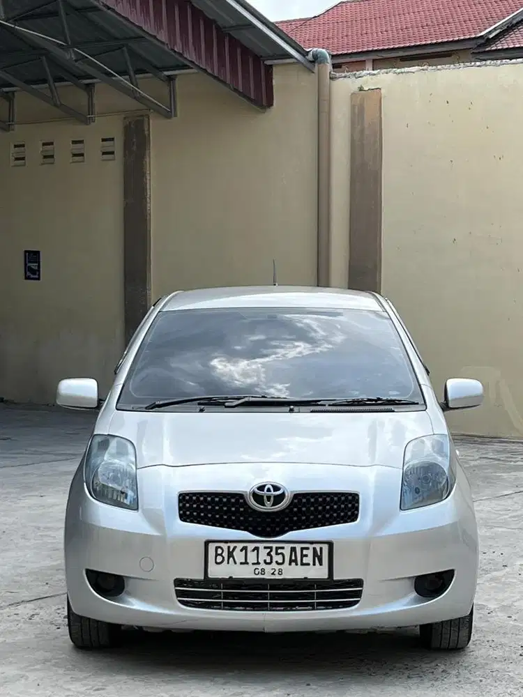 Toyota yaris E at matic 2006