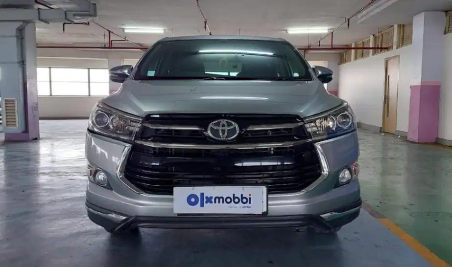 TDP 15JT Toyota Kijang Innova 2.0 Venturer Bensin-AT Silver 2018