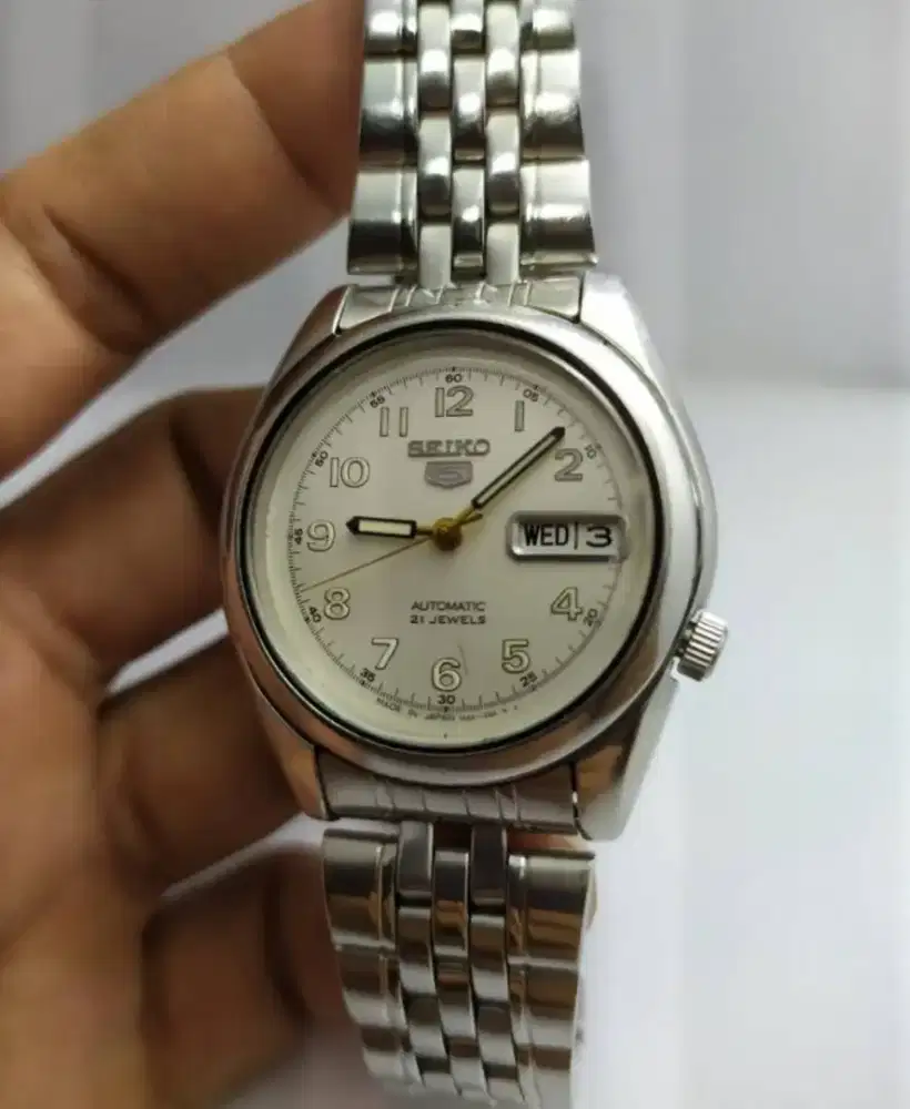 Jam tangan vintage seiko 5 automatic military beige dial rare watch