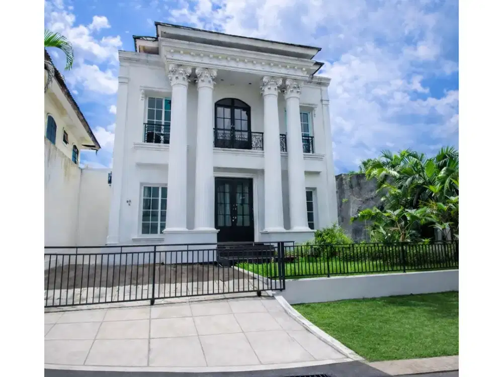 DIJUAL RUMAH EXCLUSIVE 3 LANTAI SWIMMING POOL BAGUS SIAP HUNI SENTUL CITY SSR040