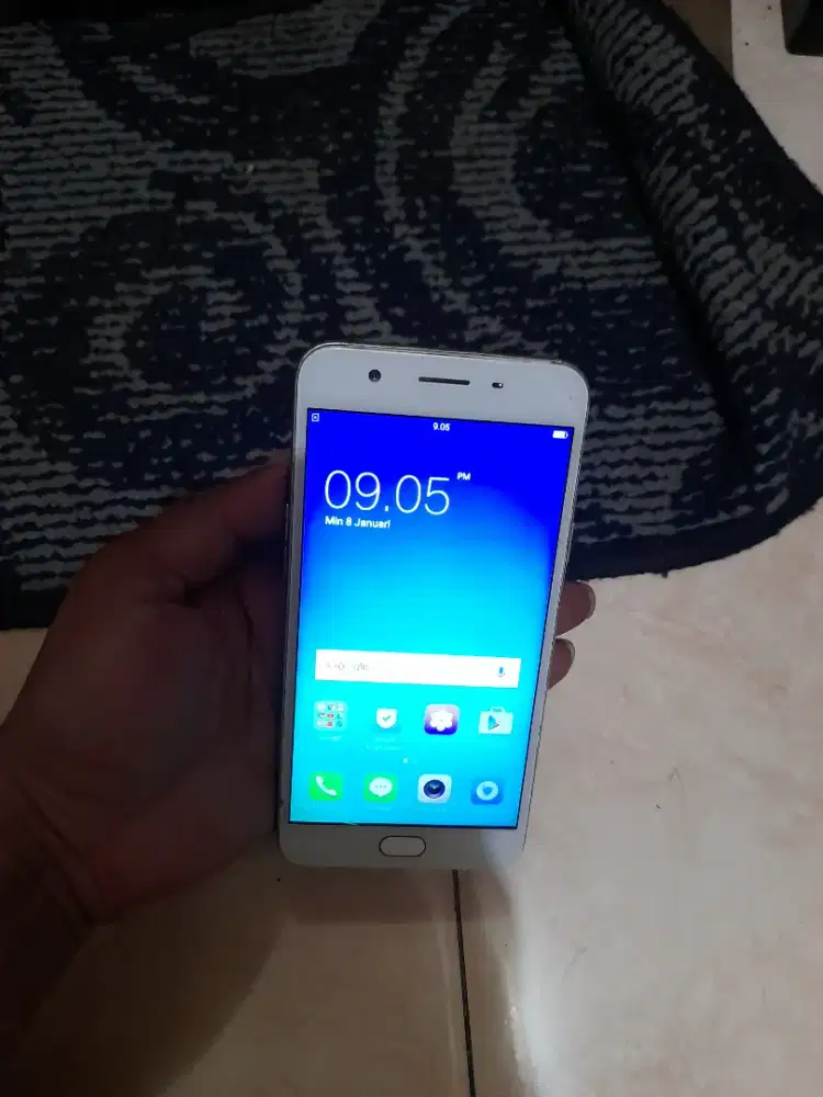 Samsung f1s 3/32 layar retak (bisa tt