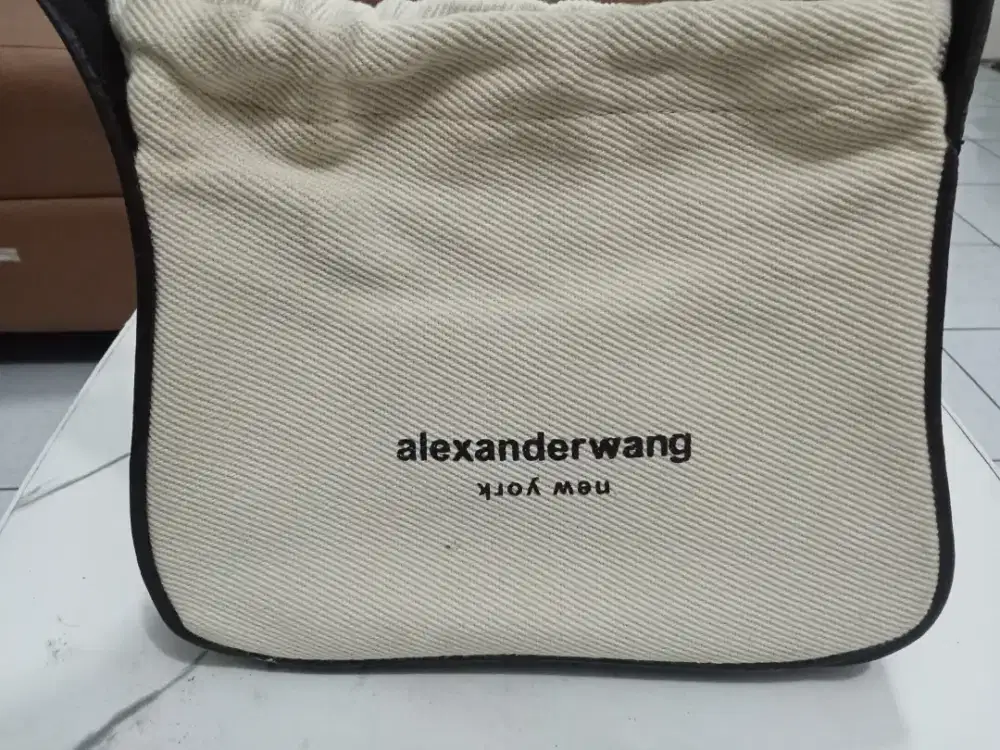 Preloved : ALEXANDER WANG Ryan Canvas Bucket Bag, COD Cibubur Dsk