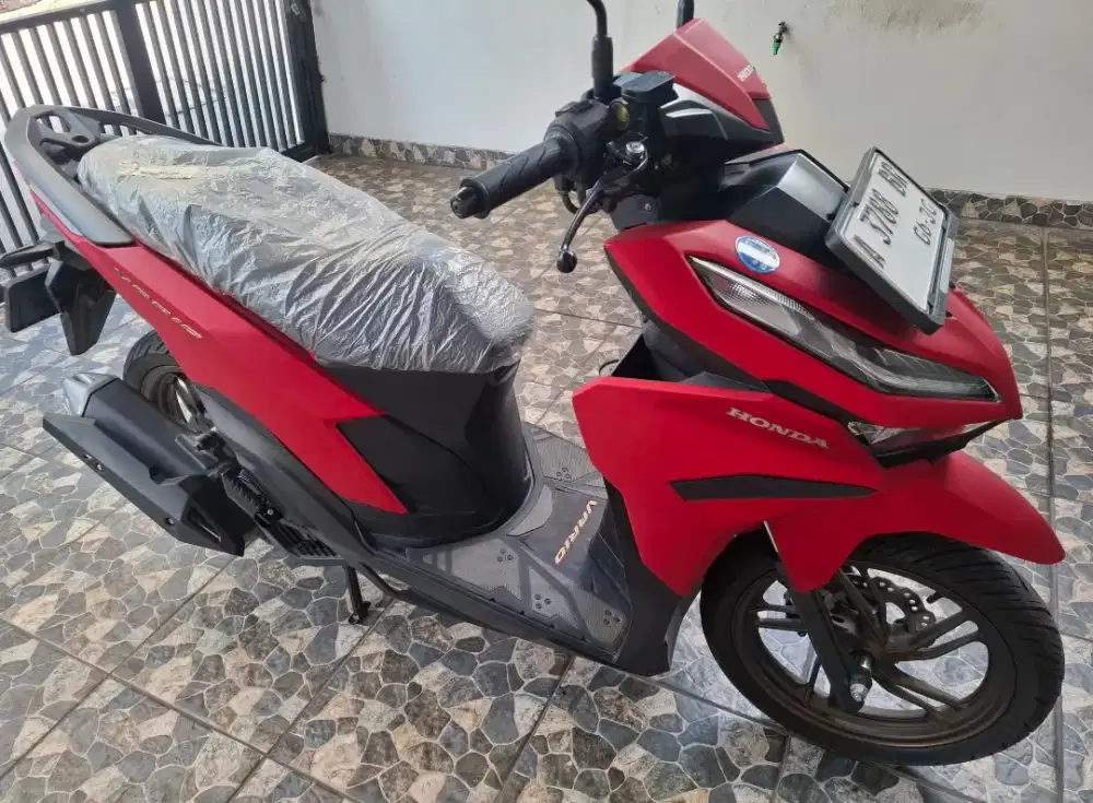 Km5rb keyless, honda vario 125 CBS iss LED 2025 bln 6 garansi service.