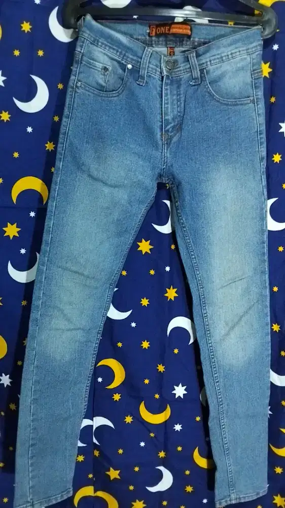 Celana jeans panjang wanita