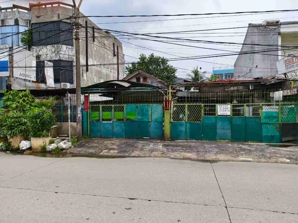 Dijual cepat rumah bekas Toko Subur Pratama di jalan raya cibarusah no.50a sukaresmi Cikarang selatan.