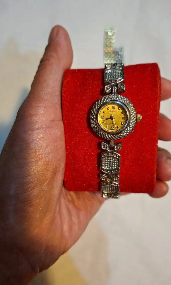 Jam Tangan Wanita Vintage