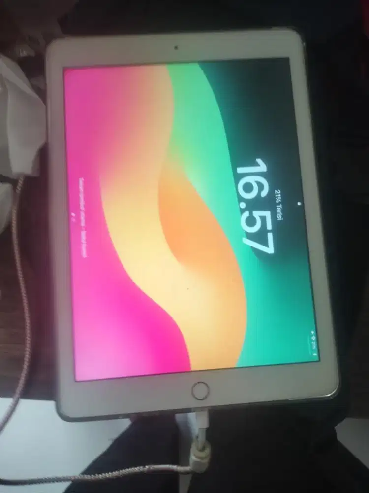 iPad Gen 6 Warna Gold Memory 128 gb
