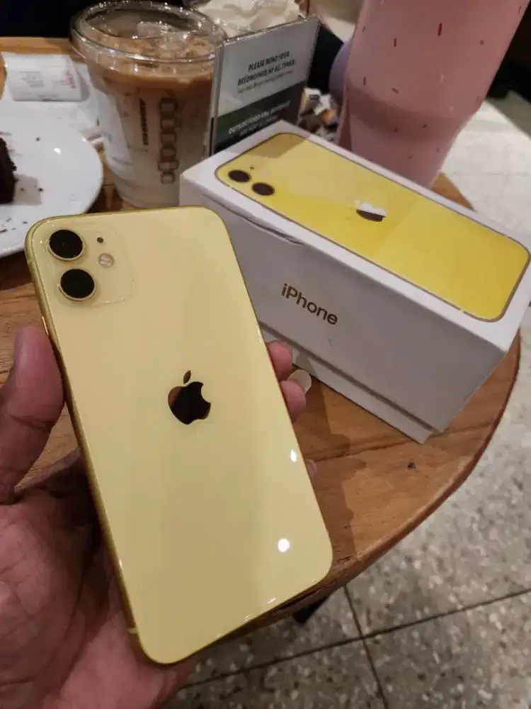Iphone11 64gb hanya bisa kartu indosat dan tri (bisa tt