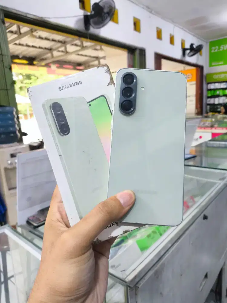 SAMSUNG A56 5G 8/256 SECOND BERGARANSI