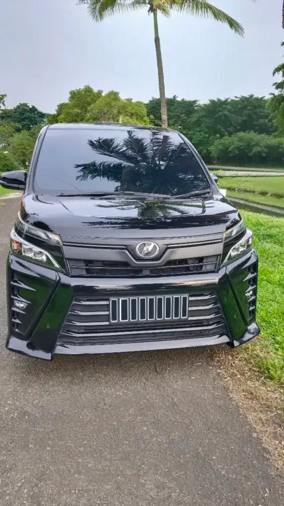 Toyota Voxy 2020