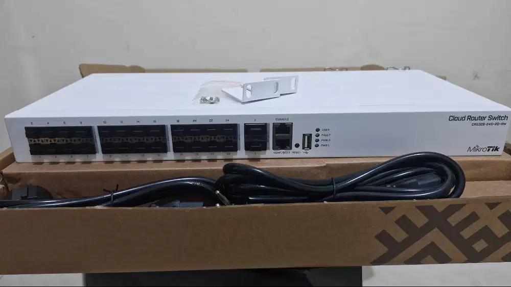 Mikrotik CRS326-24S+2Q+RM