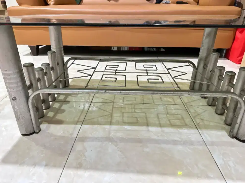 Meja Kaca Ruang Tamu