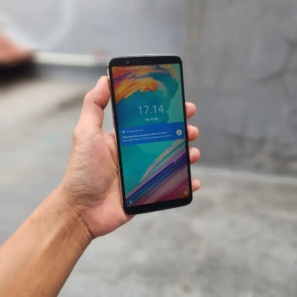 ONEPLUS 5T RAM 8/128 GB MINUS RINGAN FUNGSI 100% NORMAL