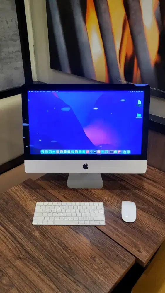 Imac 2015 21.5 with apple keyboard & mouse gen 2