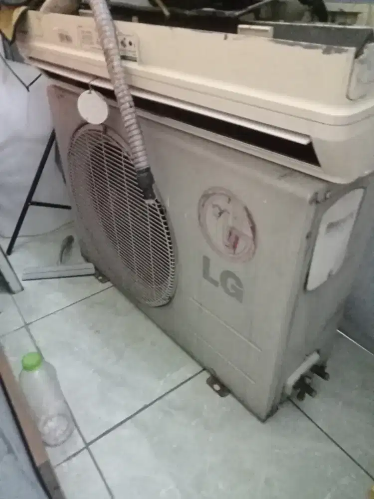 Di jual AC 1 PK kondisi mati , autdoor + indoor