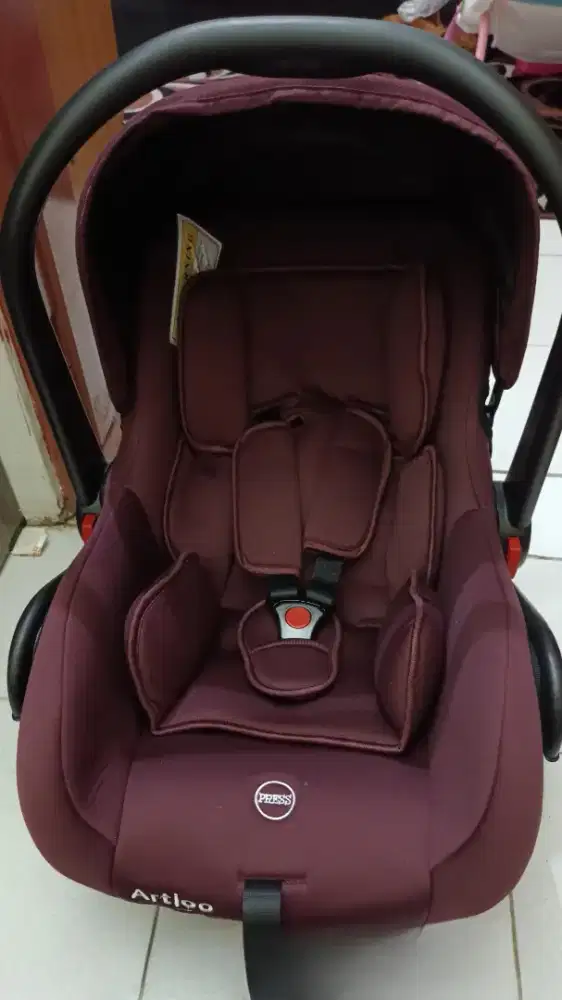 Kursi mobil bayi