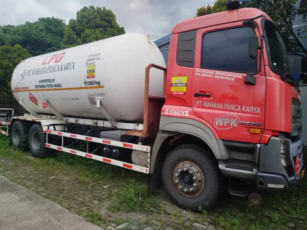 UD TRUCK QUESTAR TH 2019 KONDISI ISTIMEWA EX. ANGKUTAN LPG KM 500.000+