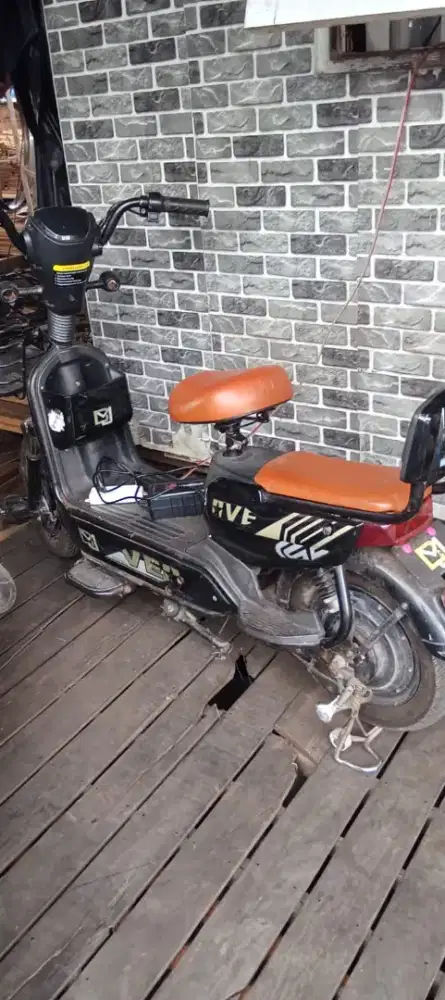 Sepeda listrik ove aki awet baik normal