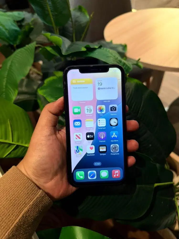 Iphone XR 64GB ALL OPERATOR WHITELIST