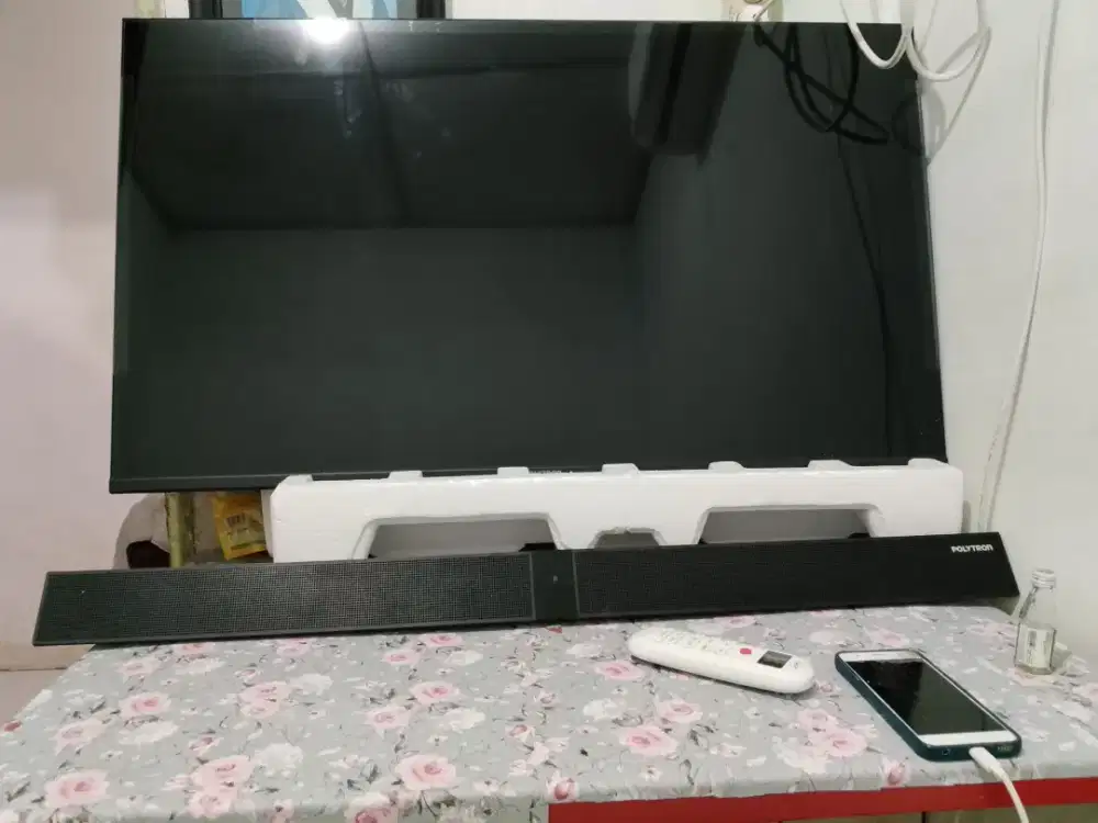 Smart tv 43 inch soundbar polytron