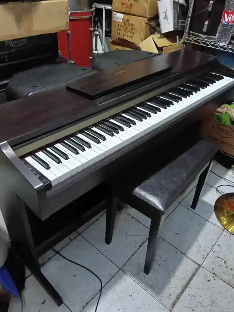 Piano arius ydp 123
