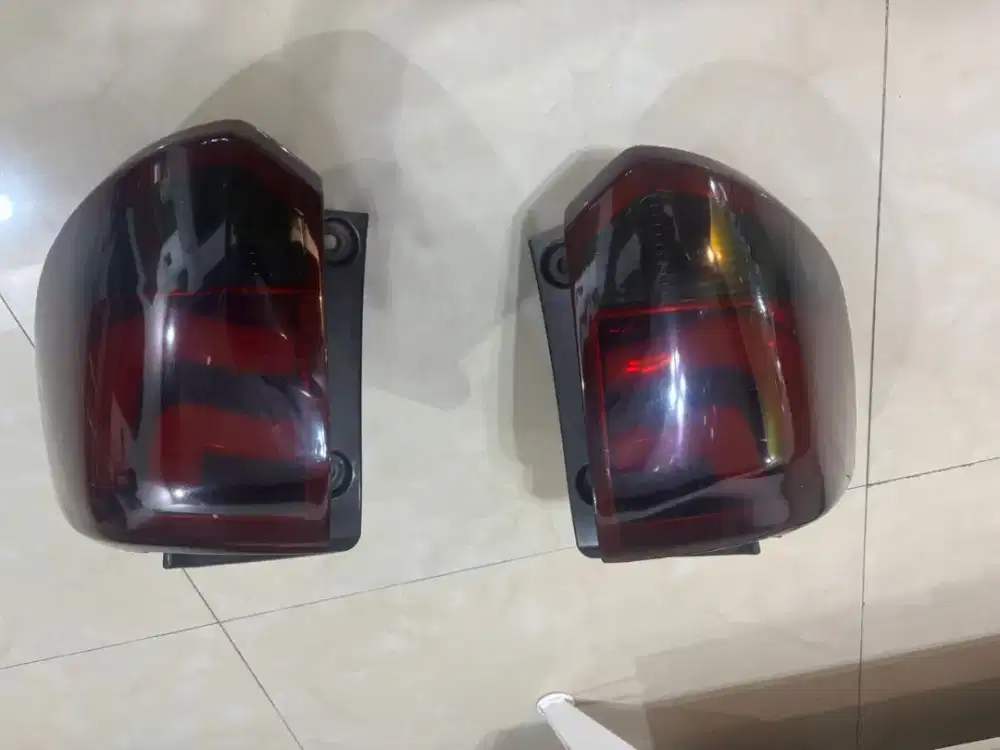 Lampu belakang fortuner 2014
