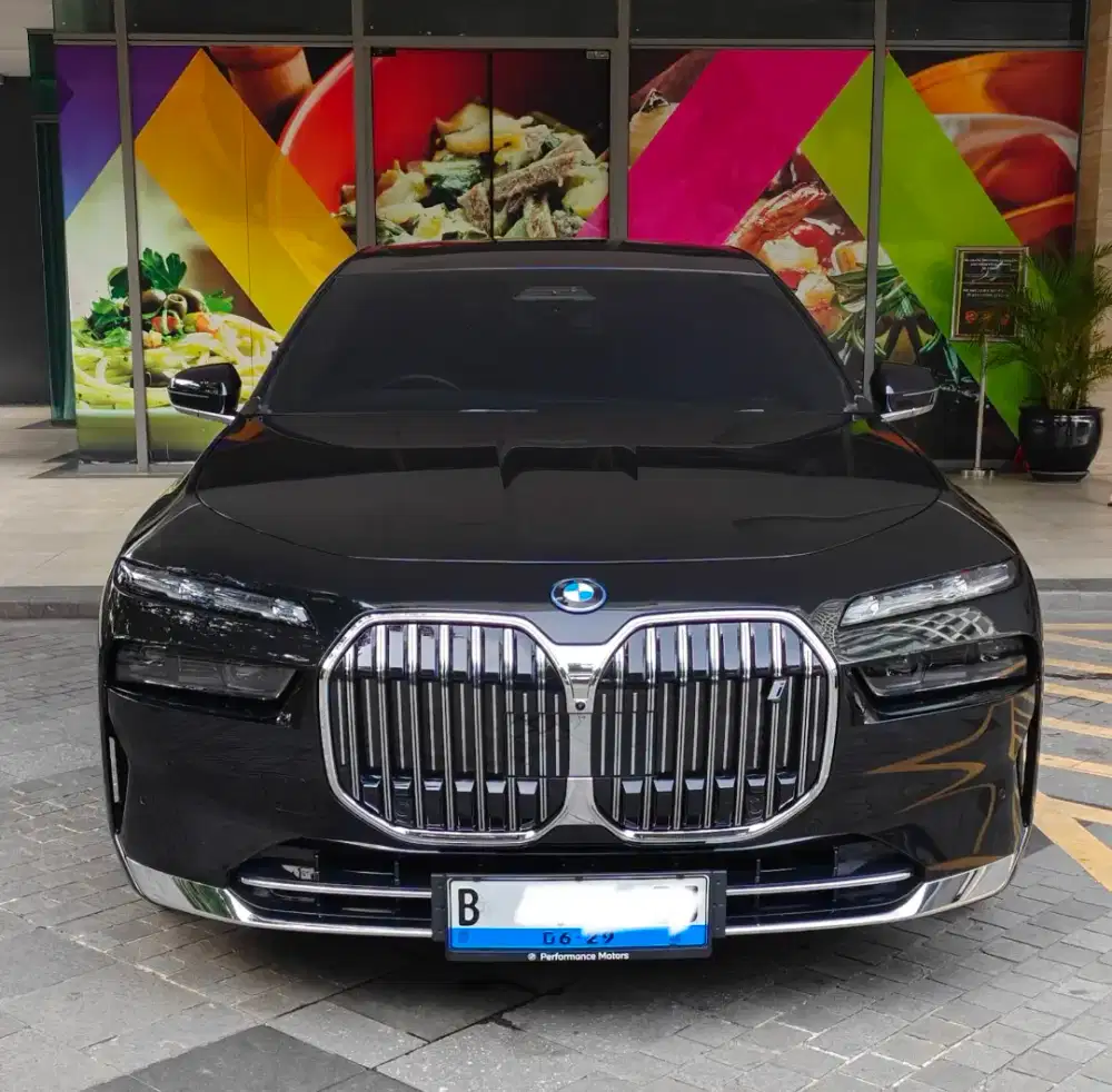 BMW i7 Xdrive60 Istimewa