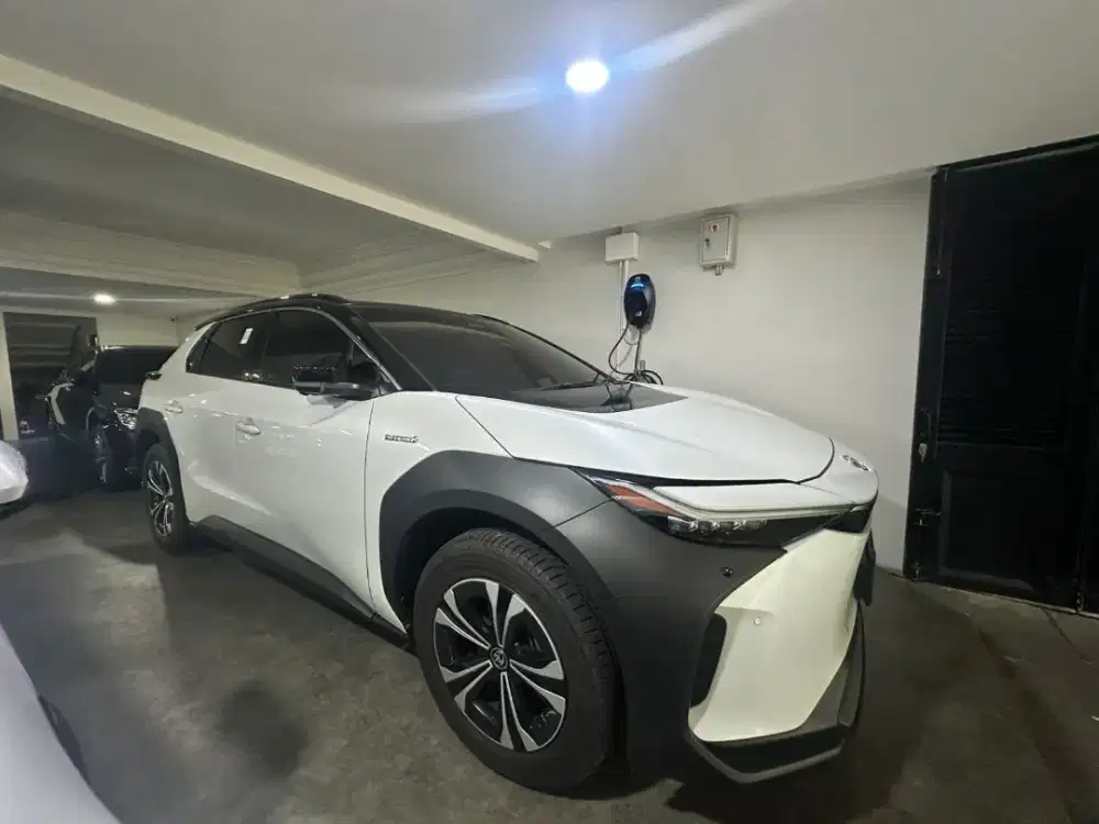 Toyota BZ4X AT Tahun 2025/2023