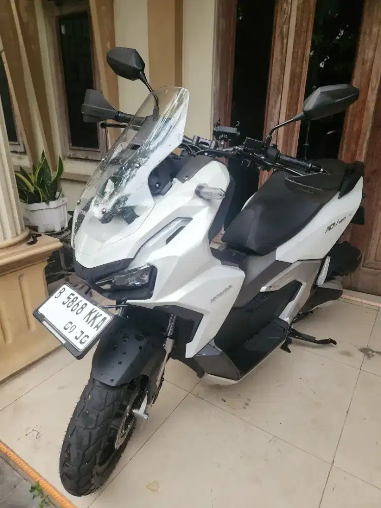 Adv 160 cbs putih low km 1ribuan like new 2025 gbm