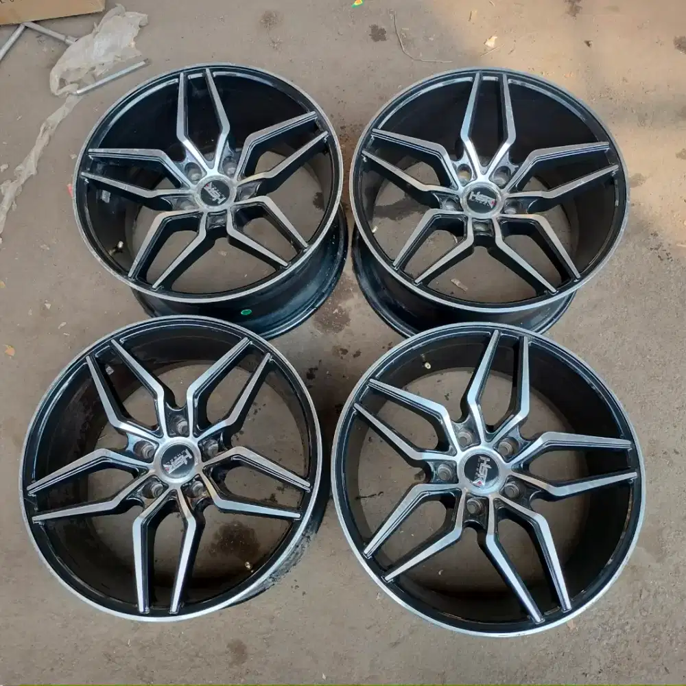 Velg BMW hsr ring 18 lebar 8,5-9,5 pcd 5x120 ET 30 4pcs