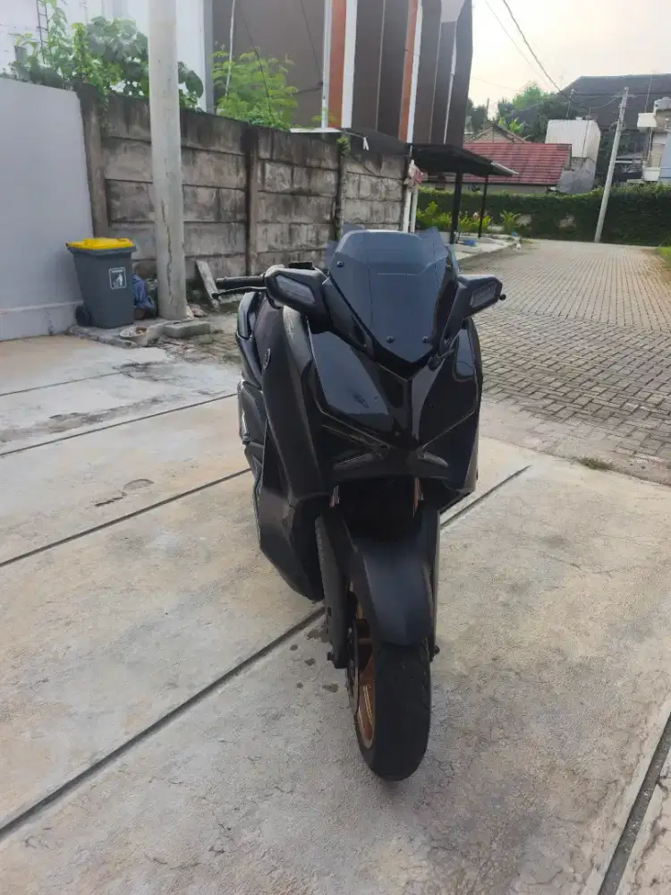 Xmax Connected  2023