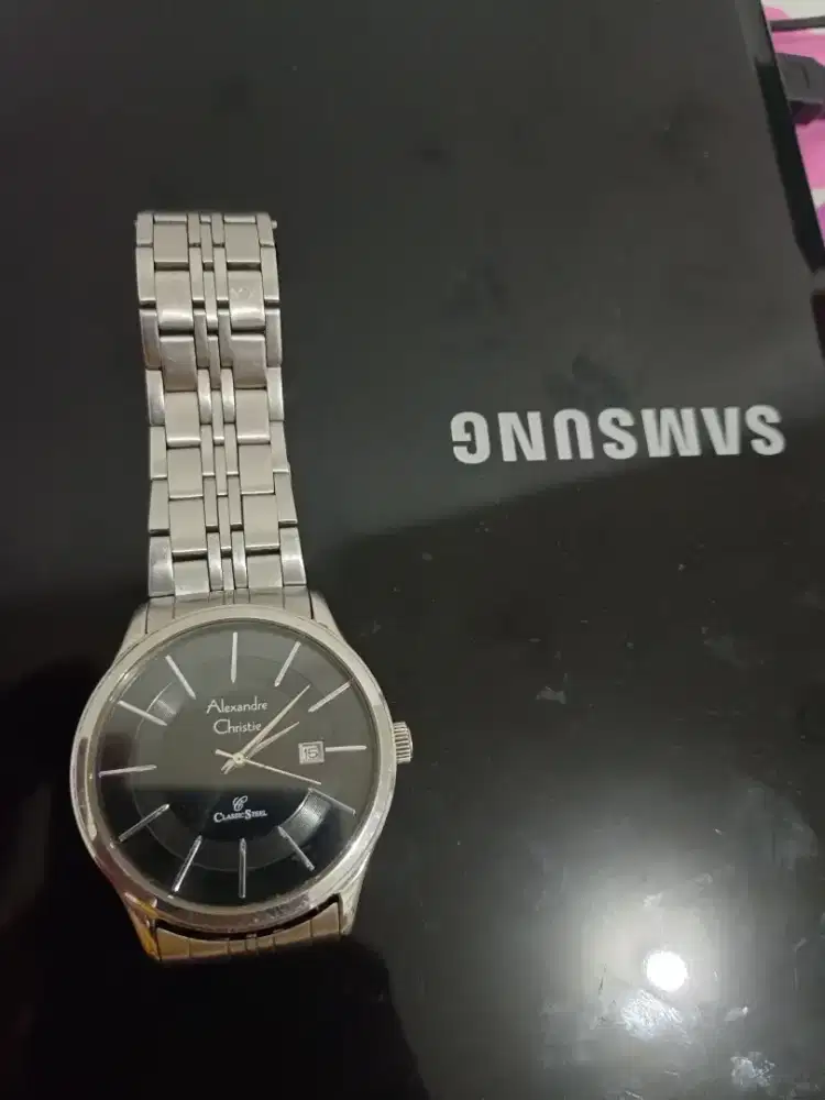 Jam ori pria alexander christie