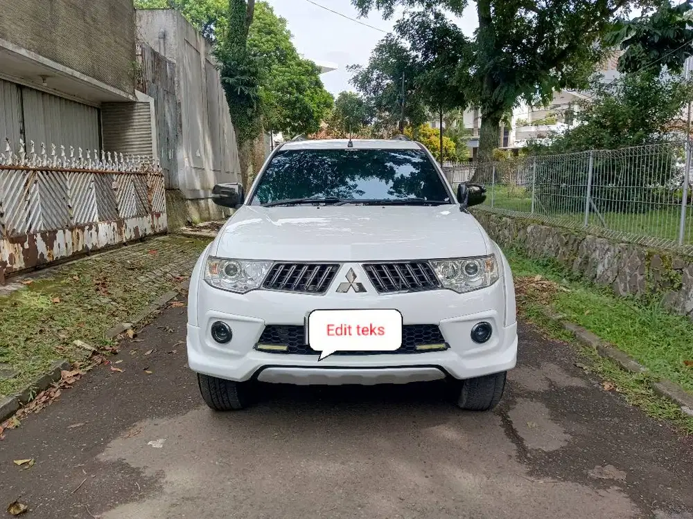Mitsubishi Pajero sport exceed limited diesel AT 2013 putih
