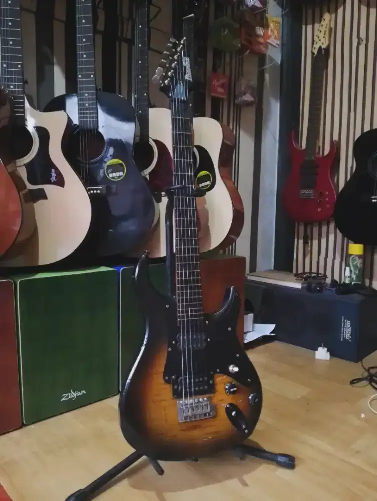 Gitar listrik bekas kastem