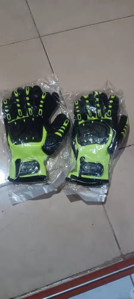 Sarung tangan kerja safety