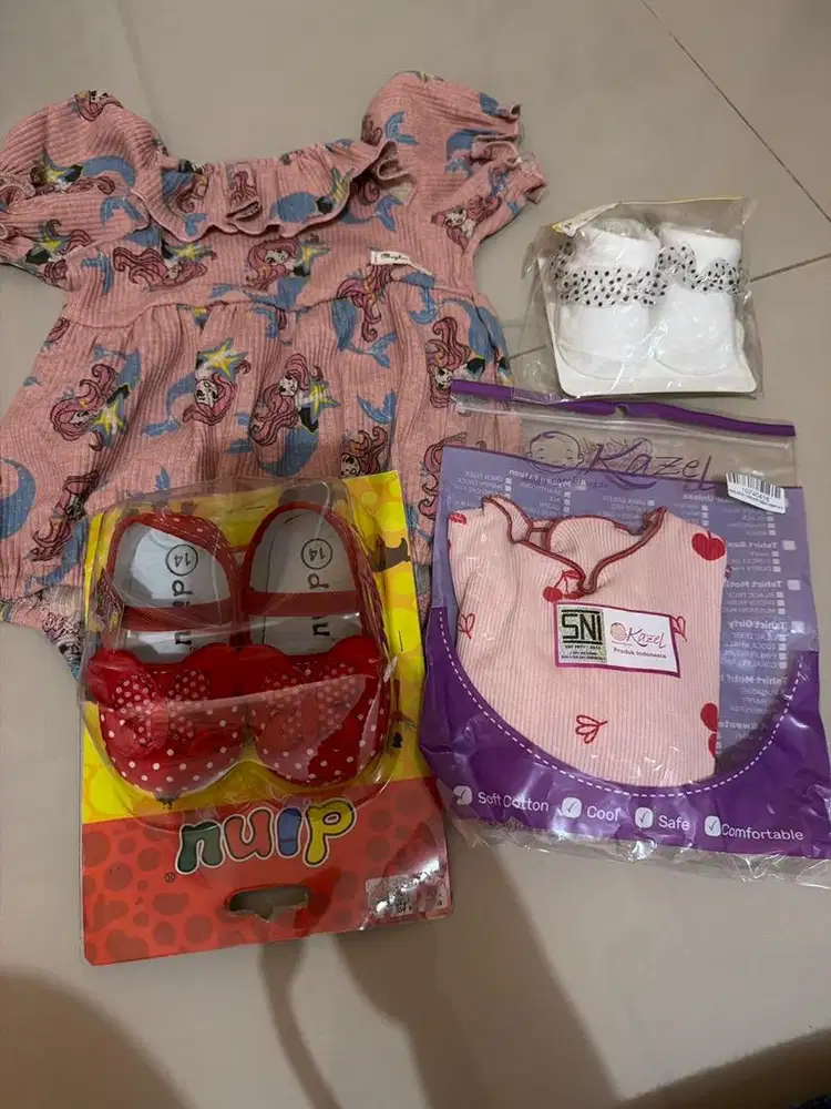 Baju bayi,Sepatu,Kaos Kaki (Baru)