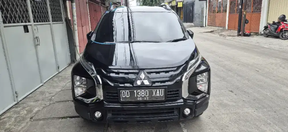 Dijual Mitsubishi Xpander Cross Premium 2022 – Hitam Elegan, Terawat!