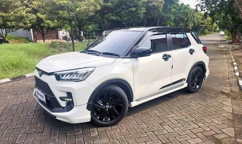 DP MURAH Raize 1.0 GR Sport Two Tone Bensin Matic 2022 Putih ACQ