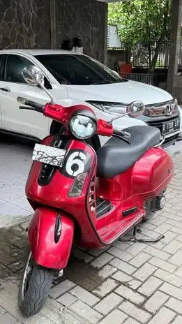 Dijual Vespa GTS 2017 150cc 3V